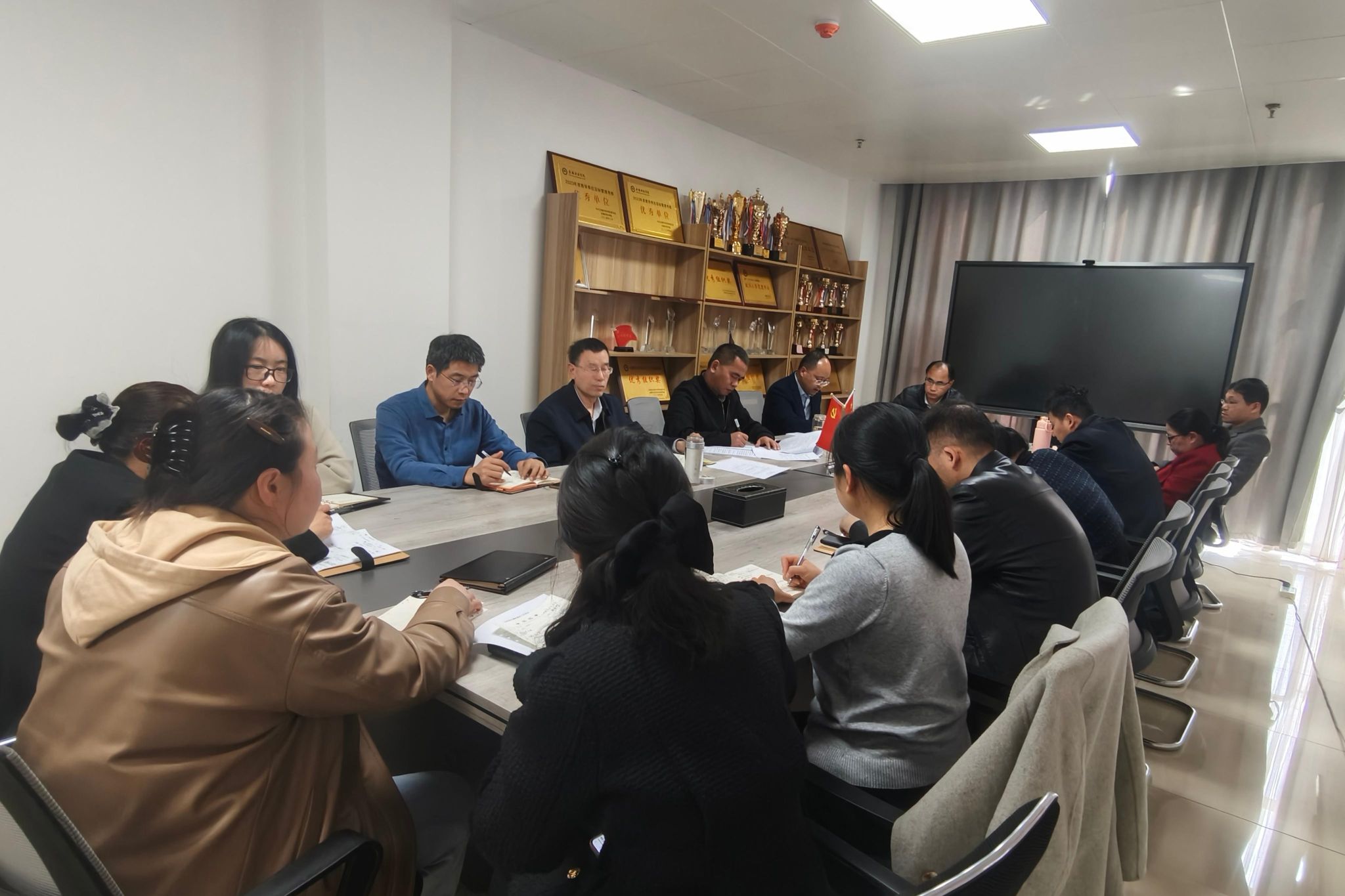 电气与电子工程学院召开2025年全面从严治党暨深入贯彻中央八项规定精神学习教育工作会议